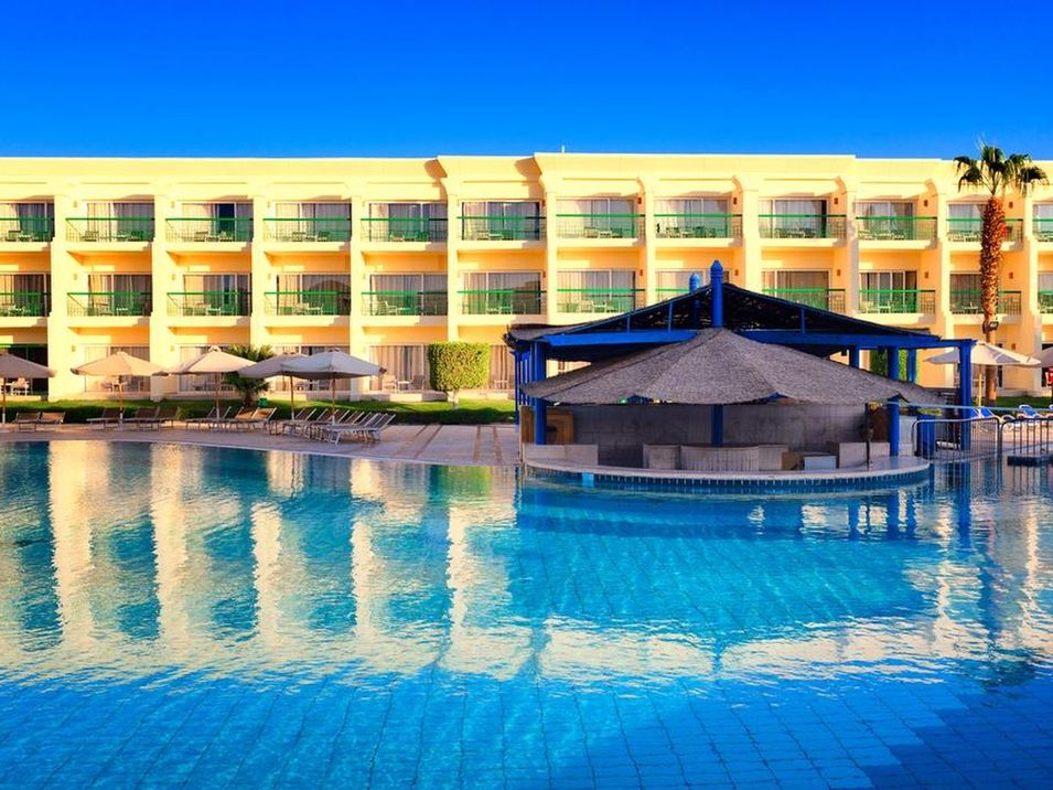 basen, pool bar