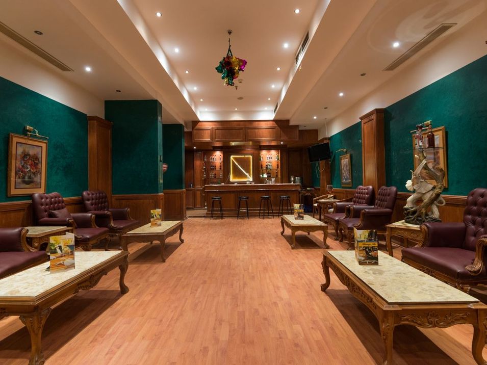 lobby bar