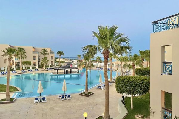 Ivy Cyrene Island Resort