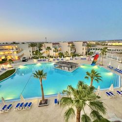 Ivy Cyrene Island Resort