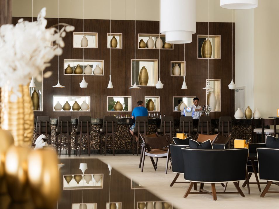 lobby bar