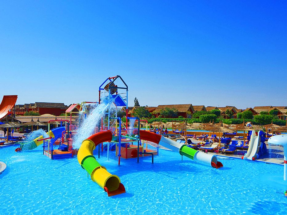 teren hotelu, basen, aquapark, zjeżdżalnia