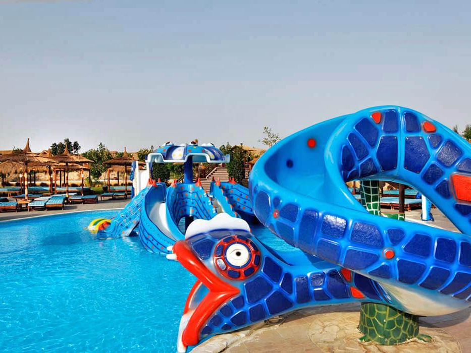 teren hotelu, basen, aquapark, zjeżdżalnia, brodzik