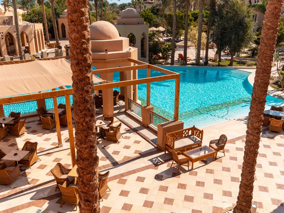 teren hotelu, basen, wakacjepl