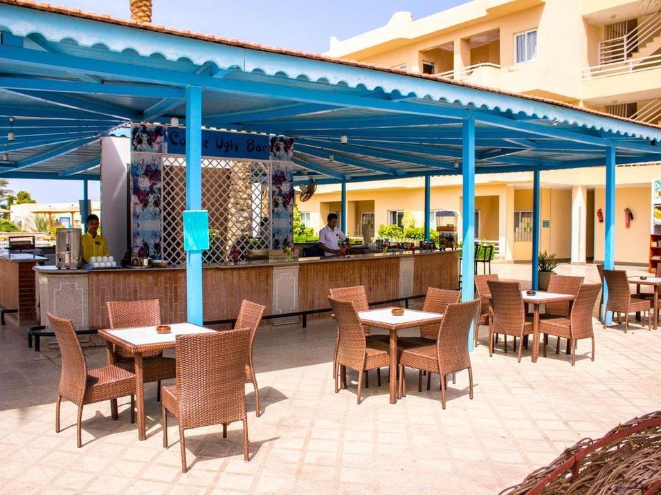 pool bar