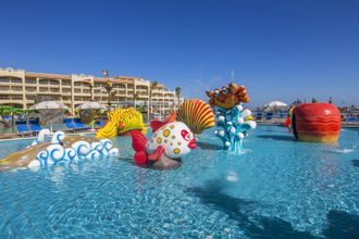 Pickalbatros White Beach Resort