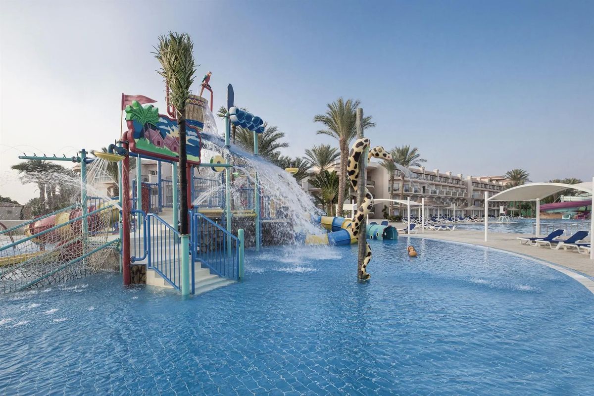 Pyramisa Beach Resort Sahl Hasheesh - basen