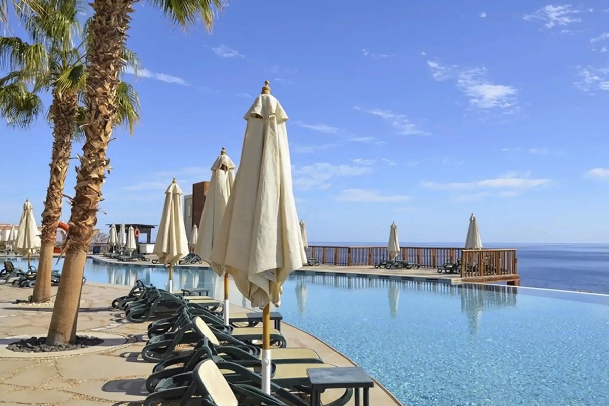 Reef Oasis Blue Bay Resort - basen