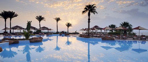 Renaissance Golden View Beach