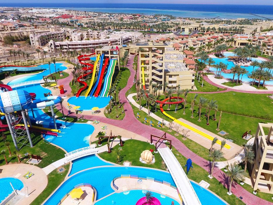 teren hotelu, aquapark, zjeżdżalnia