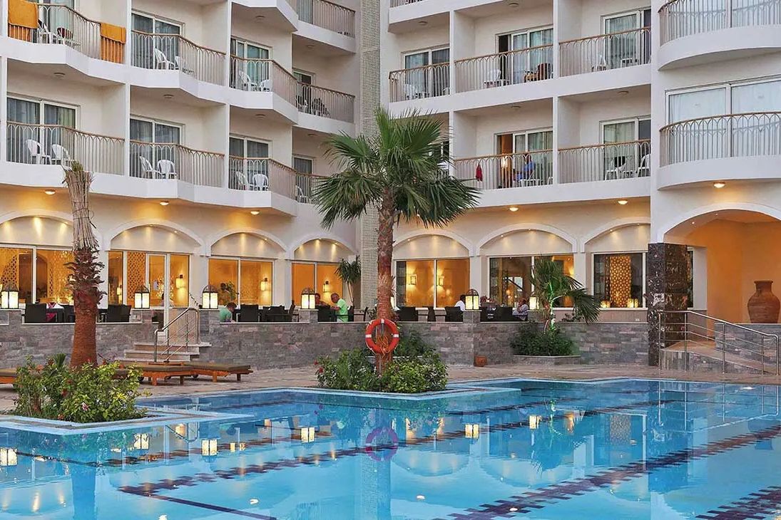 Royal Star Beach Resort (ex Three Corners) - basen