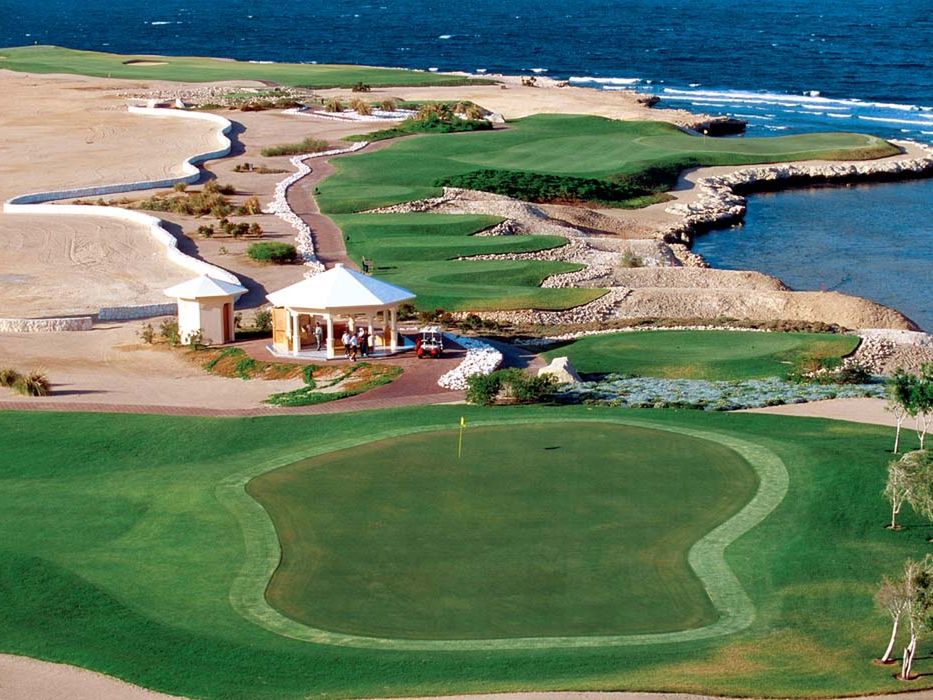 teren hotelu, pole golfowe