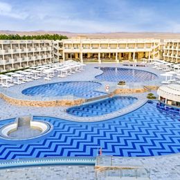 Sirena Beach Resort & Spa