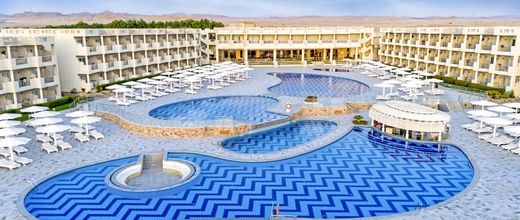 Sirena Beach Resort & Spa