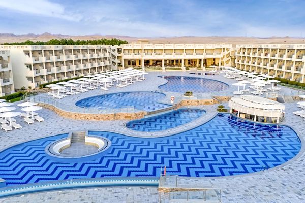 Sirena Beach Resort Spa