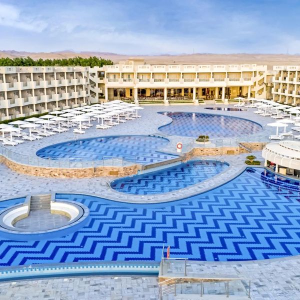 Sirena Beach Resort & Spa