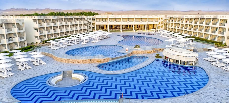 Sirena Beach Resort & Spa