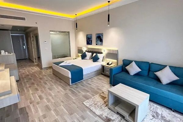 Sirena Beach Resort & Spa