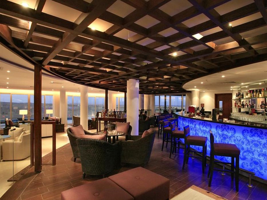 lobby bar