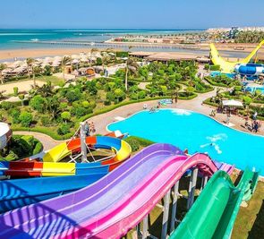 Sunrise Alora Resort