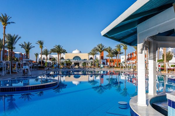 Sunrise Select Garden Beach Resort & Spa