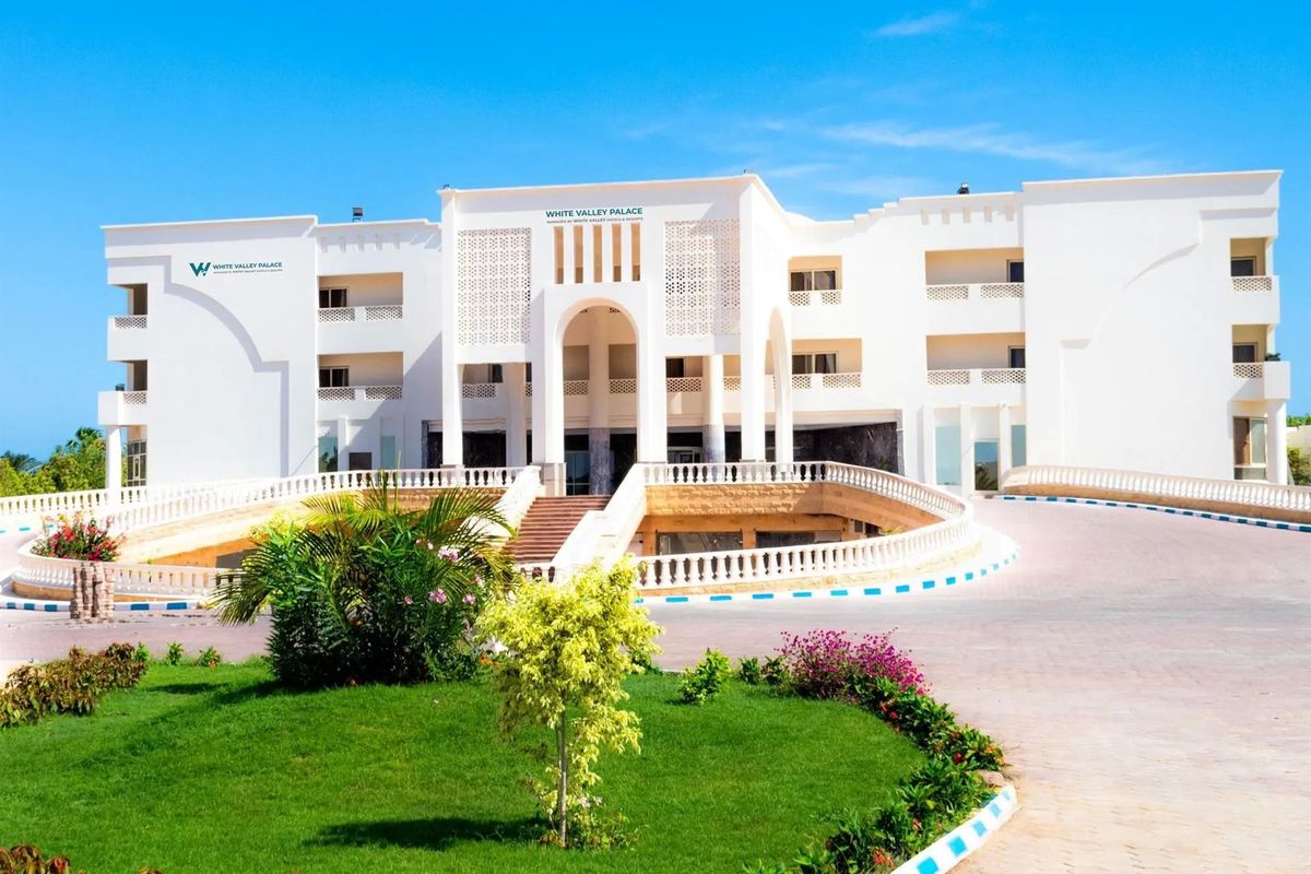 White Valley Palace (ex. Emerald Beach & Resort) - budynek główny