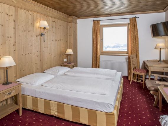 Ehrenbachhohe 4*