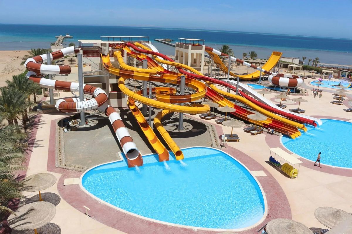 basen, aquapark, zjeżdżalnia