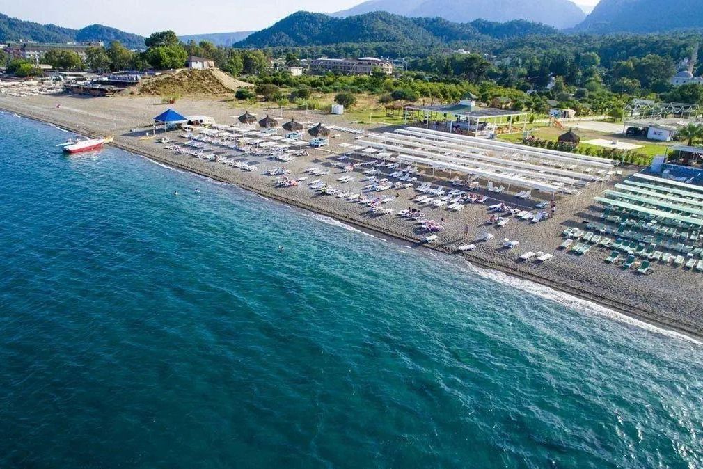 góry, teren hotelu, plaża