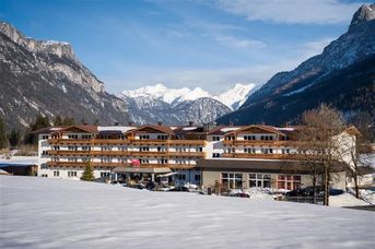 elaya Rilano Resort Steinplatte