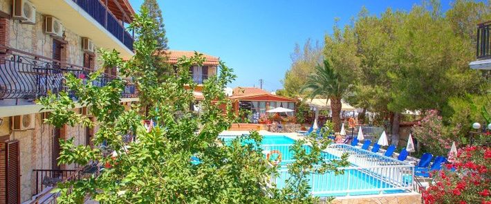 budynek główny, basen