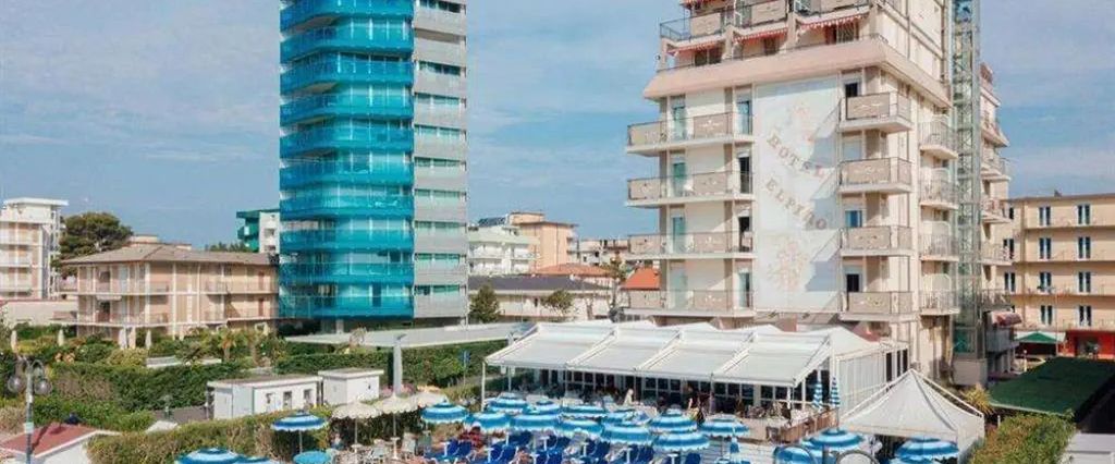 teren hotelu, basen, obiekt