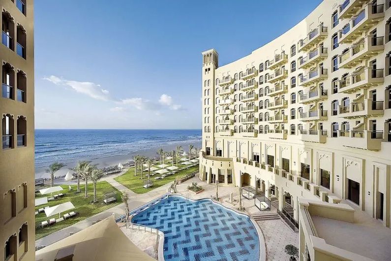 Bahi Ajman Palace - basen