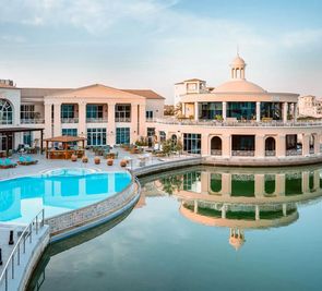 Copthorne Lakeview (ex. Marriott Executive Apartments Dubai, Green Community)