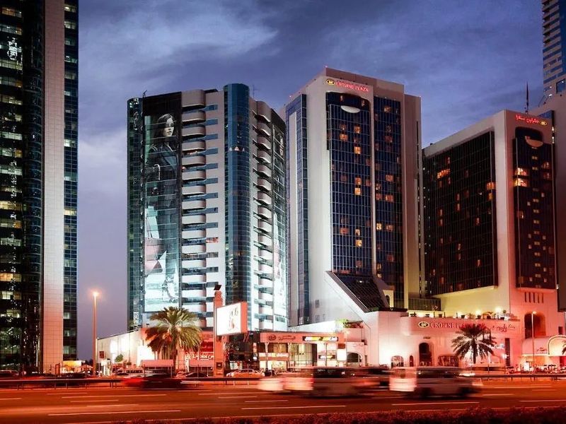 Crowne Plaza Dubai Apartments 5*