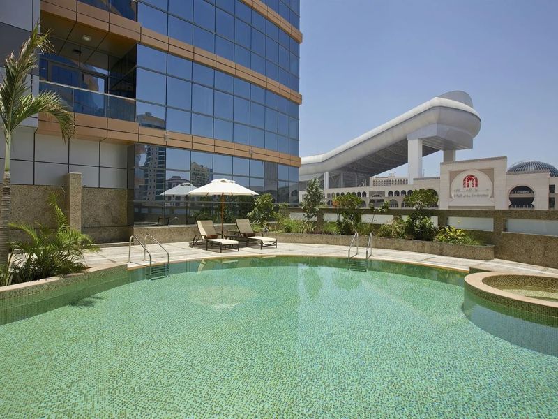 Doubletree by Hilton Al Barsha Residence 4*