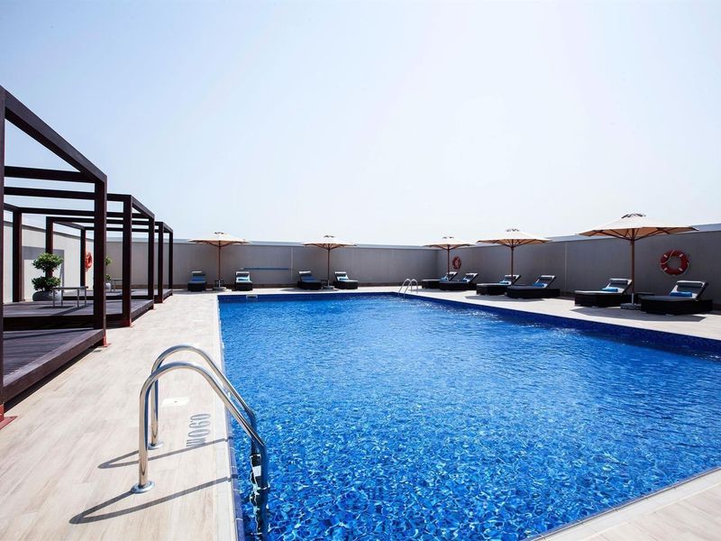 Flora Inn Airport 4*
