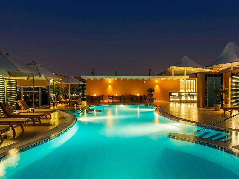 Four Points by Sheraton Downtown Dubaj 4*