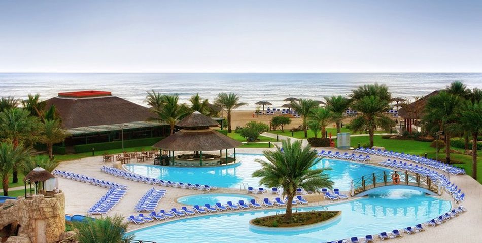 teren hotelu, basen, plaża