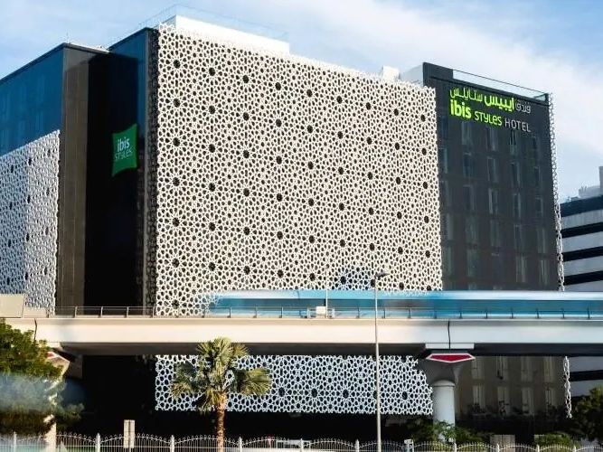 Ibis Style Dubai Airport 3*