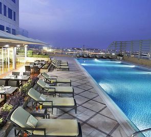 La Suite Dubai Hotel & Apartments (ex. Fraser Suites)