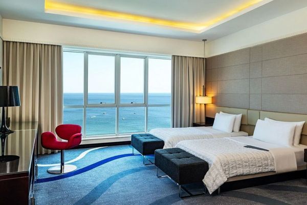 Le Meridien Al Aqah Beach Resort