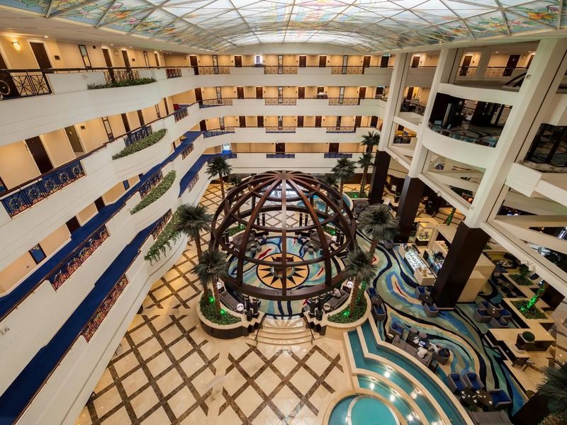 Movenpick Grand Al Bustan (ex Roda Al Bustan) 5*
