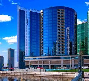 Radisson Blu Dubai Waterfront