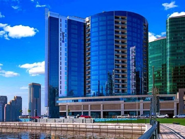 Radisson Blu Dubai Waterfront 5*