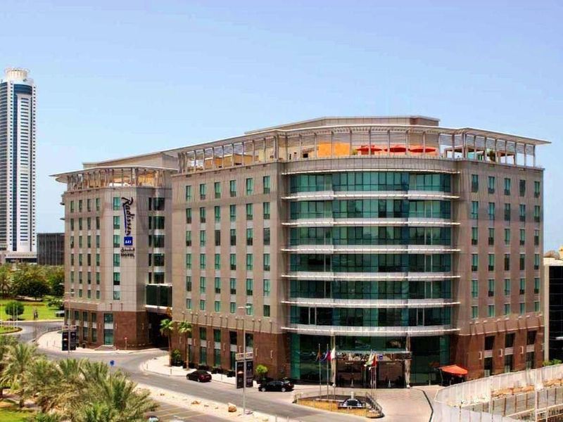 Radisson Blu Media City 4*