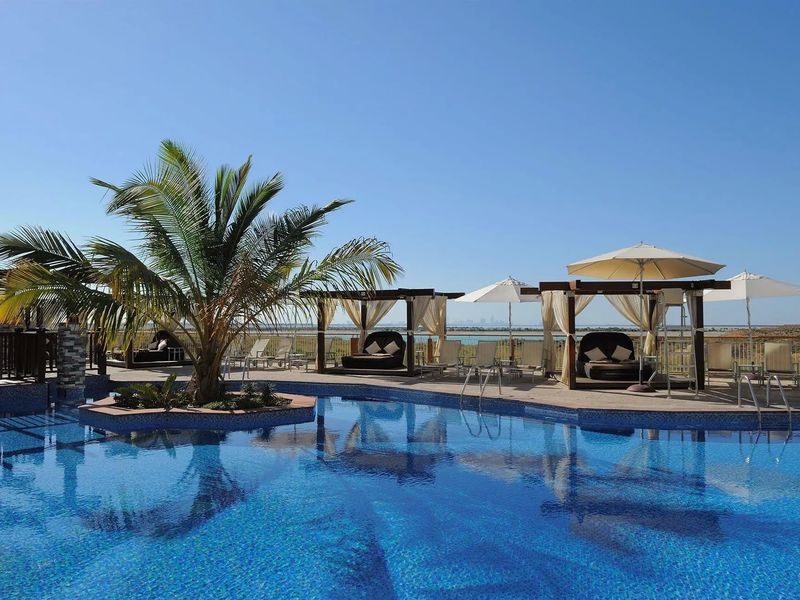 Radisson Blu Yas Island 4*