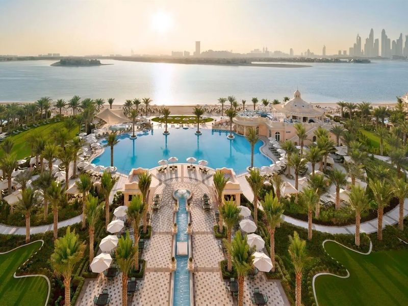 Raffles The Palm Dubai (ex. Emerald Palace Kempinski) 5*