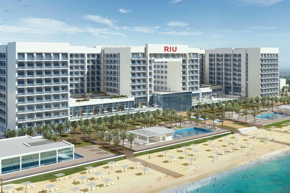 budynek główny, teren hotelu, plaża