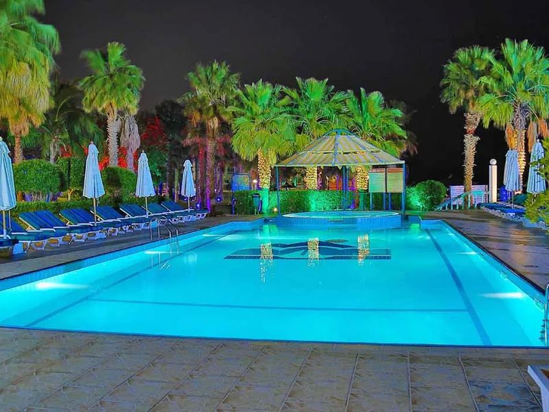 Sandy Beach & Resort